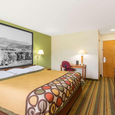 Super 8 By Wyndham Bedford Hotel Ngoại thất bức ảnh